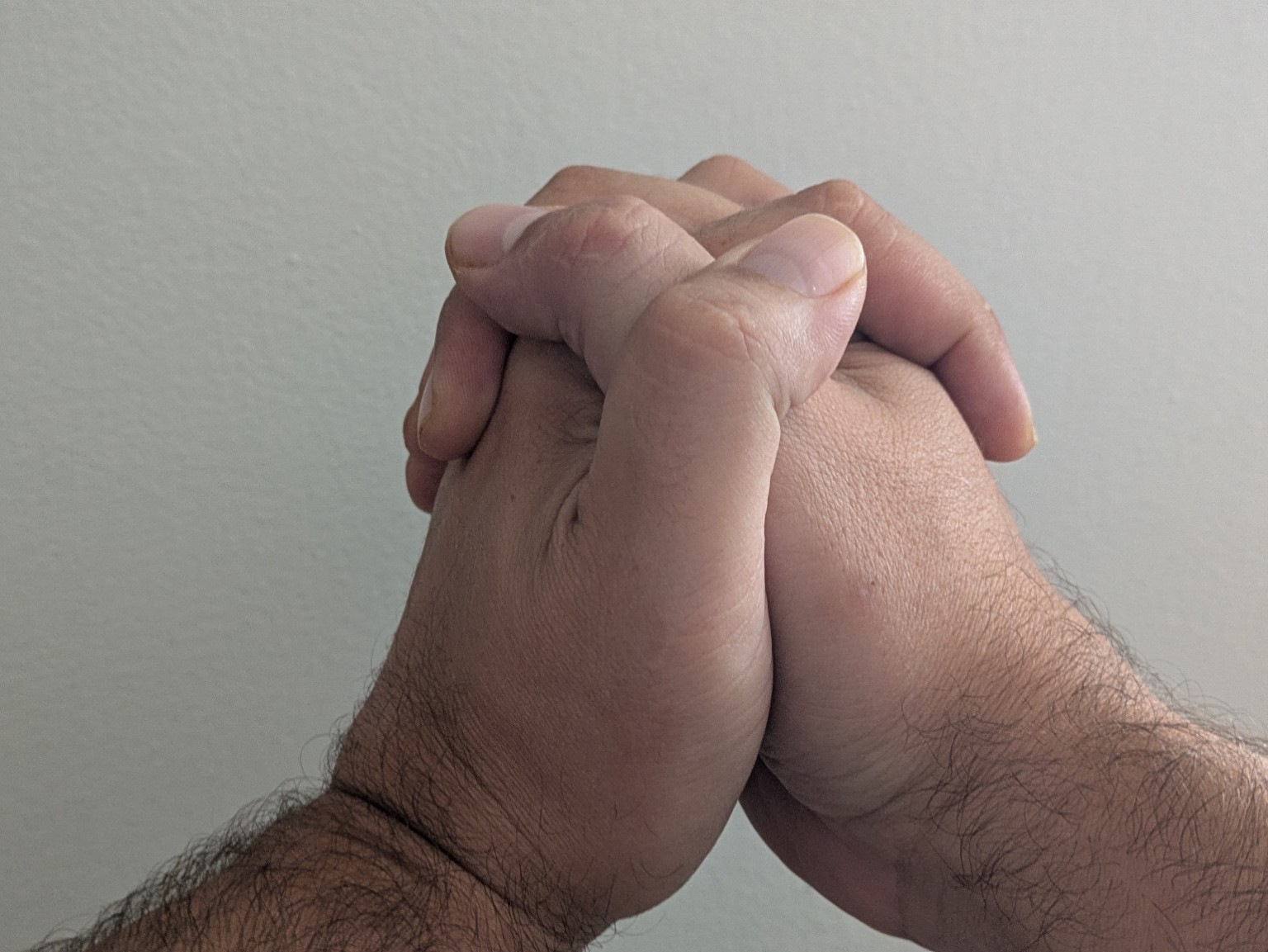 Illustrated hand positions for the Kai seal